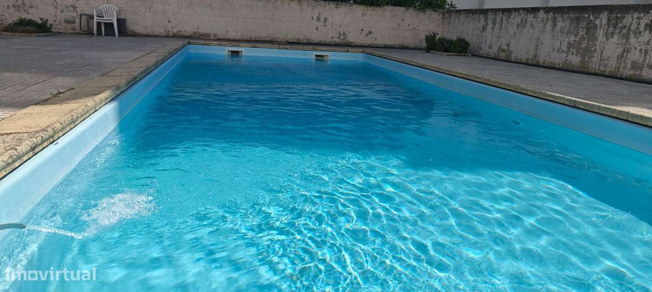 Apartamento T2 com parqueamento e vista de mar.  A 3 minutos da pra...-22
