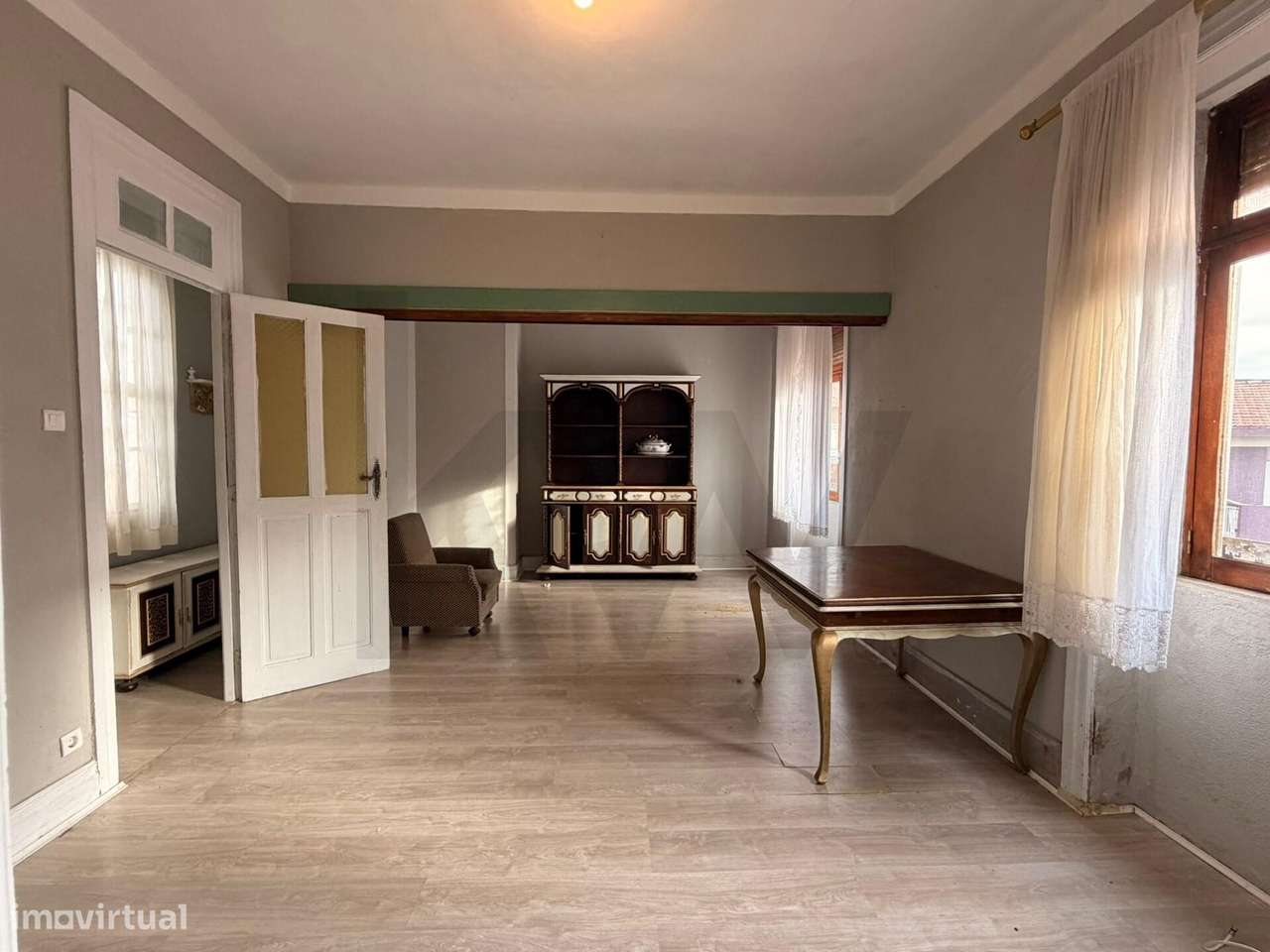 Andar moradia T2 para remodelação | Centro de Coimbrões | 90 m2 - Grande imagem: 3/17