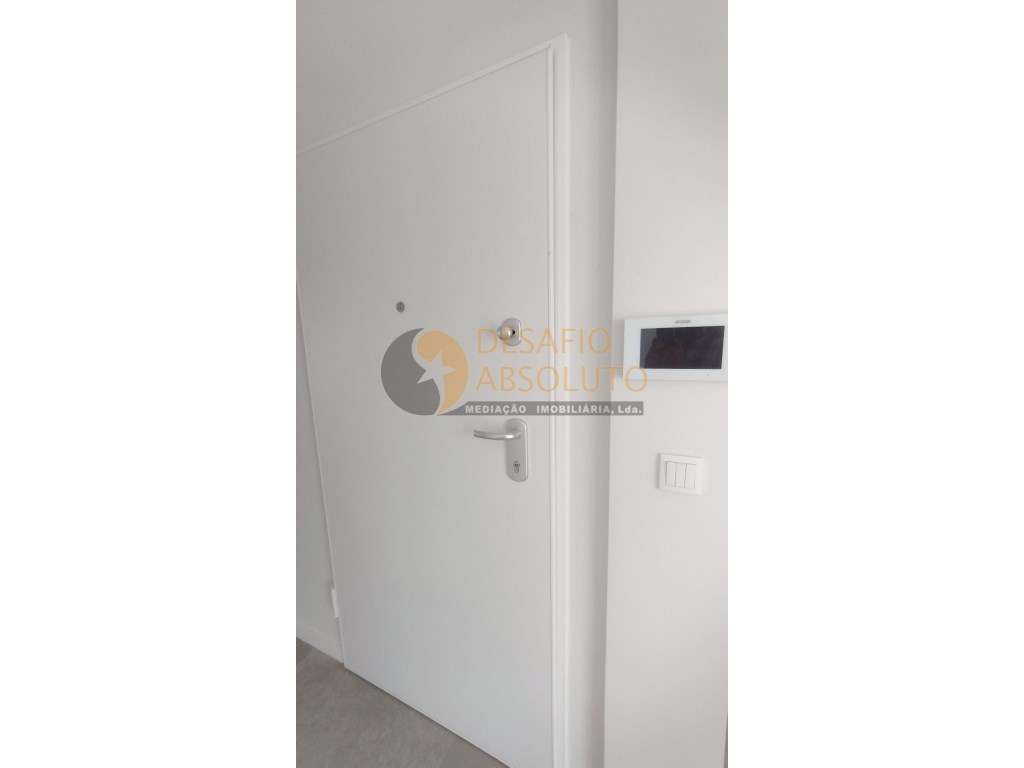 Apartamento T2 c/ varanda. Quinta do Conde - Pinhal do General-23