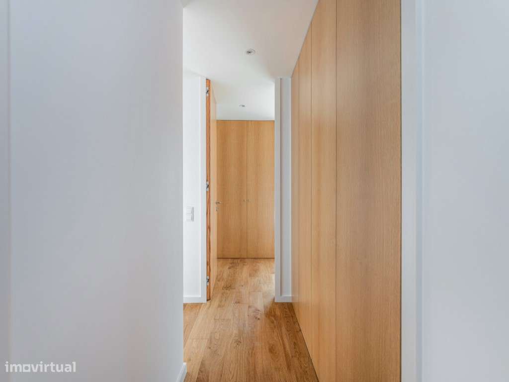 Apartamento T4 com 3 frentes em Matosinhos sul, no edifício Nautilus-53