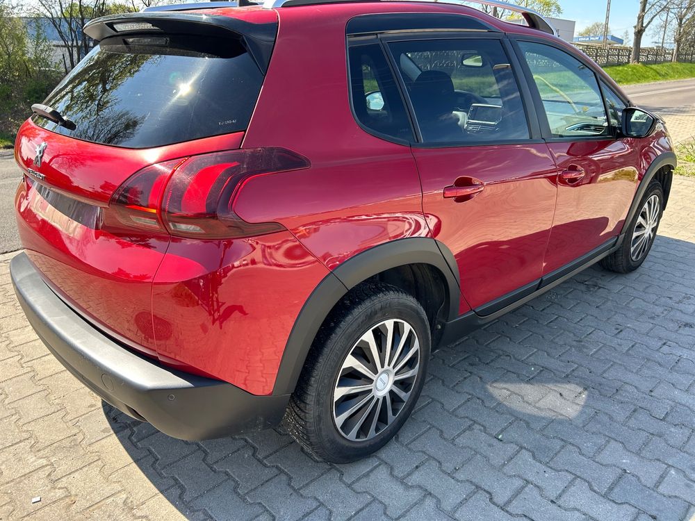 Peugeot 2008 I BlueHDi 100 STOP & START Signature 2019