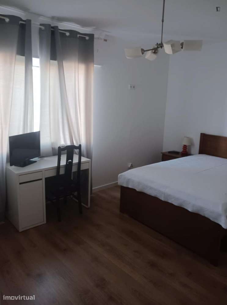 Quarto - localizado em Setubal - Grande imagem: 3/31