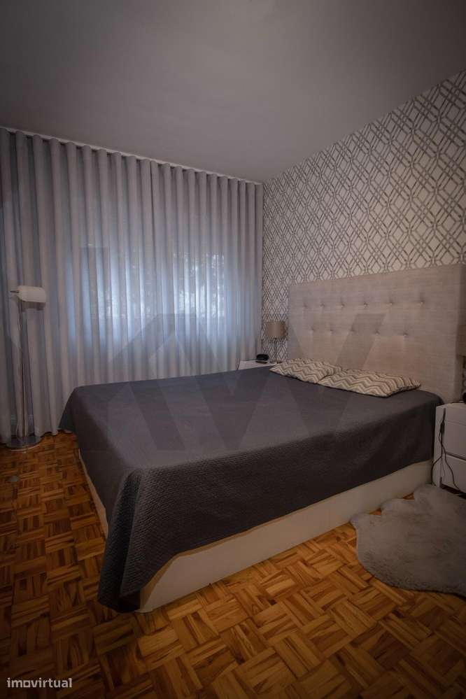 Apartamento T3 Renovado na Tapada das Mercês - Grande imagem: 5/38