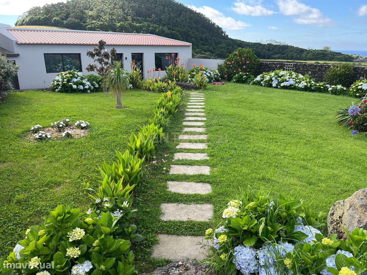 Uma residência excepcional no Pico da Pedra, Ribeira Grande-11