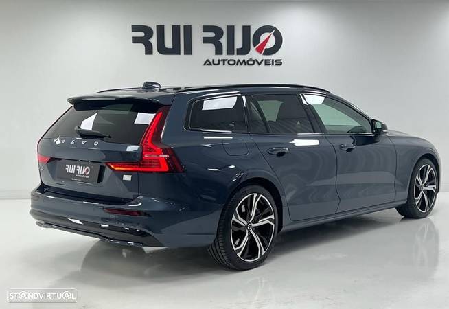 Volvo V60 2.0 T8 AWD TE Plus Dark - 3