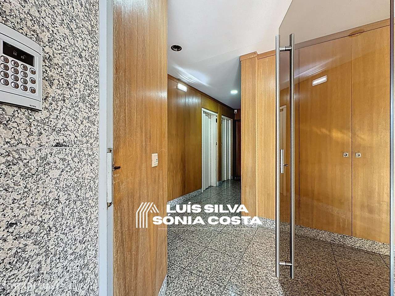 Apartamento T3 c/ Dois Terraços & Garagem Fechada - Centro de... - Grande imagem: 3/43