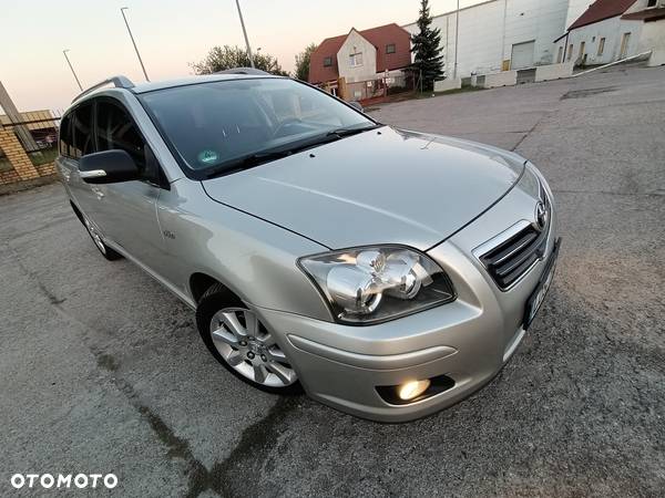 Toyota Avensis 2.2 D-CAT Sol - 20