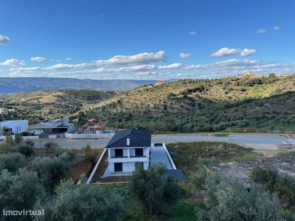 Magnifico Lote moradia com 447m2 situado na Capitoa Torre de Moncorvo. - Grande imagem: 4/14