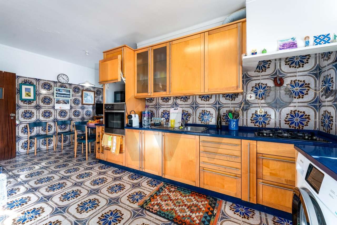 Viver, Investir ou Empreender no Centro de Mafra – Moradia com Armazém - Grande imagem: 5/45