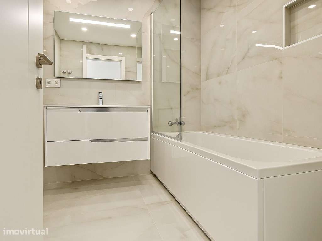 Apartamento T5 | Garagem em BOX | 2 Terraços-15