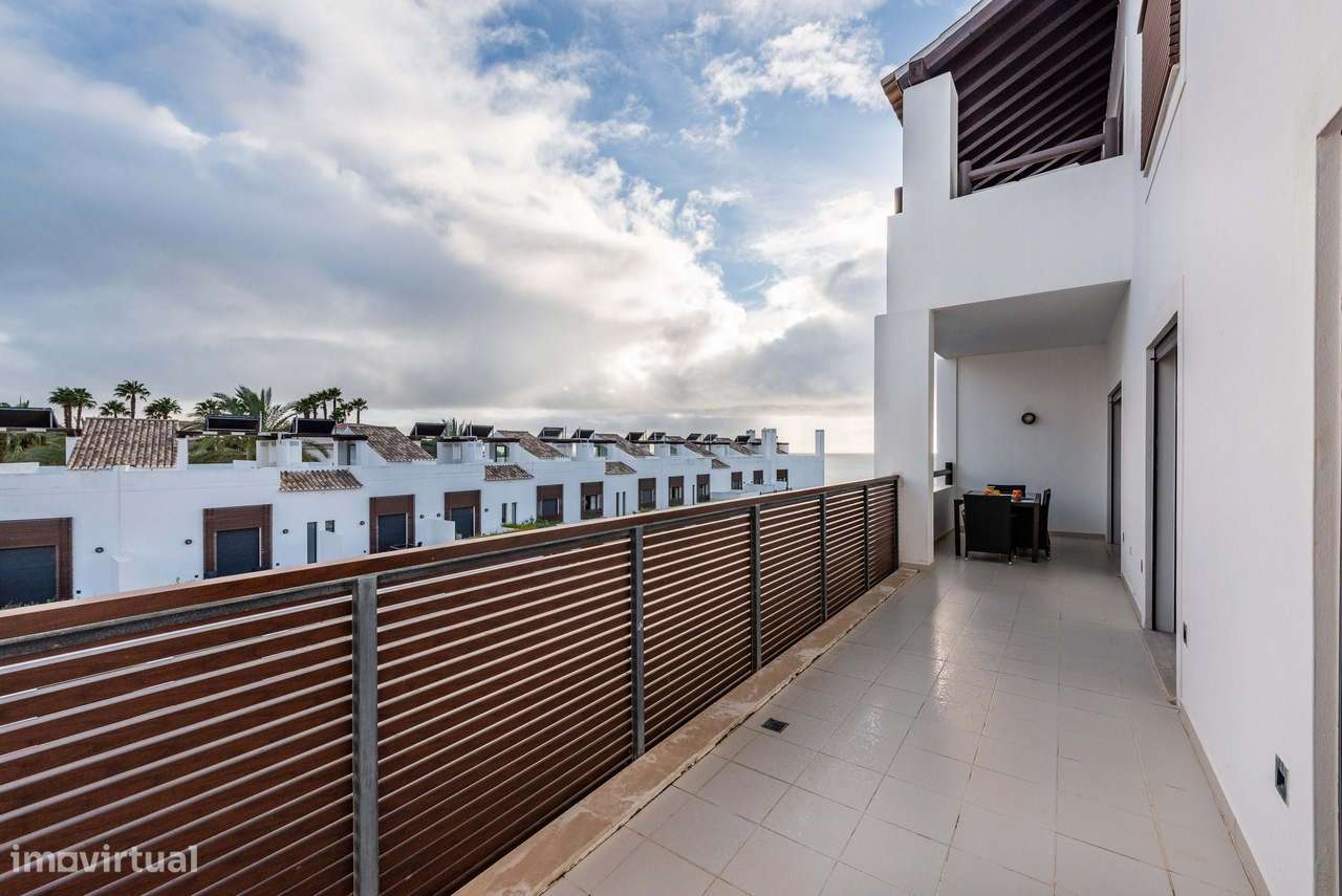 Apartamento de dois quartos com vista para o mar - Grande imagem: 4/27