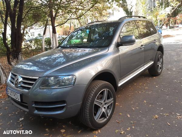 Volkswagen Touareg - 1