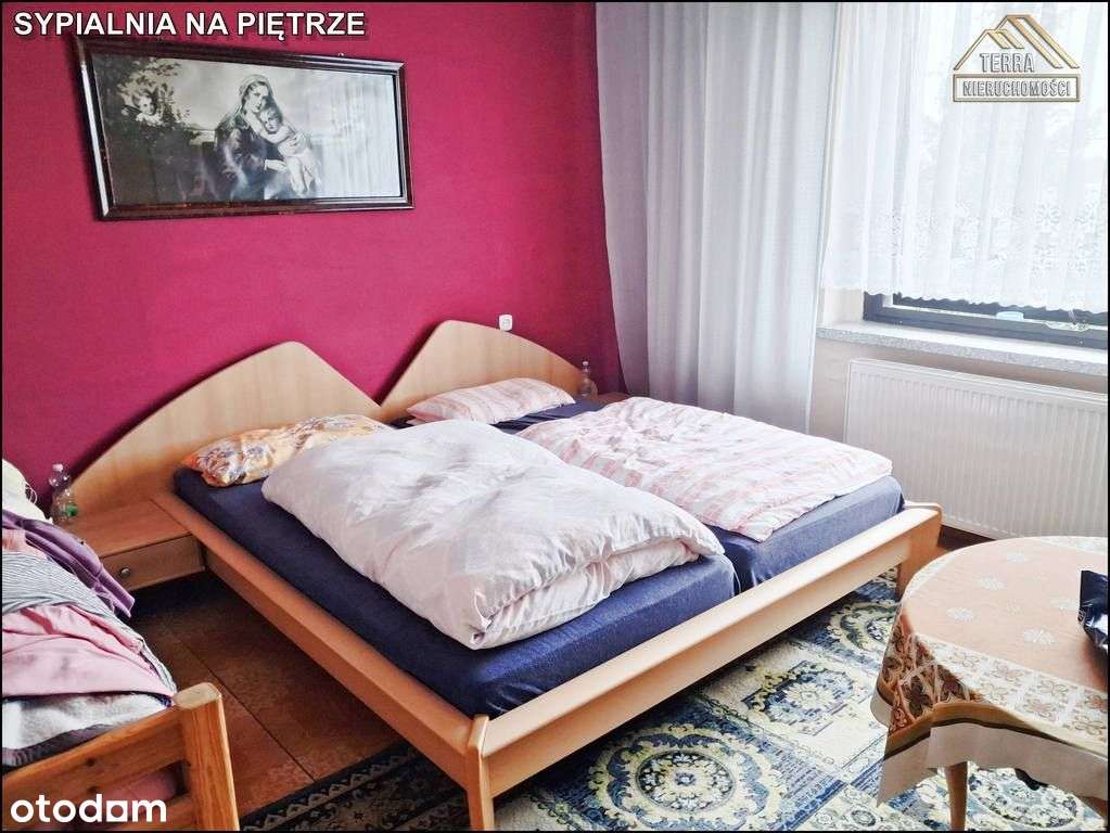Funkcjonalny dom w dobrej lokalizacji-8