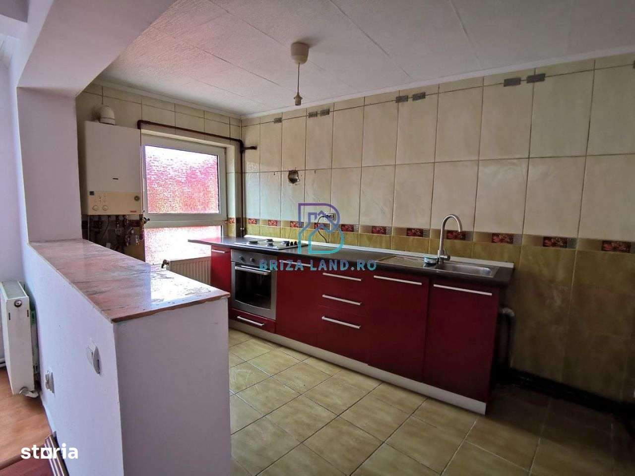 sos.Chitilei, Crusovat, casa P+Pod sup. 238mp 9 camere - 3 apartamente - Imagine principală: 4/20