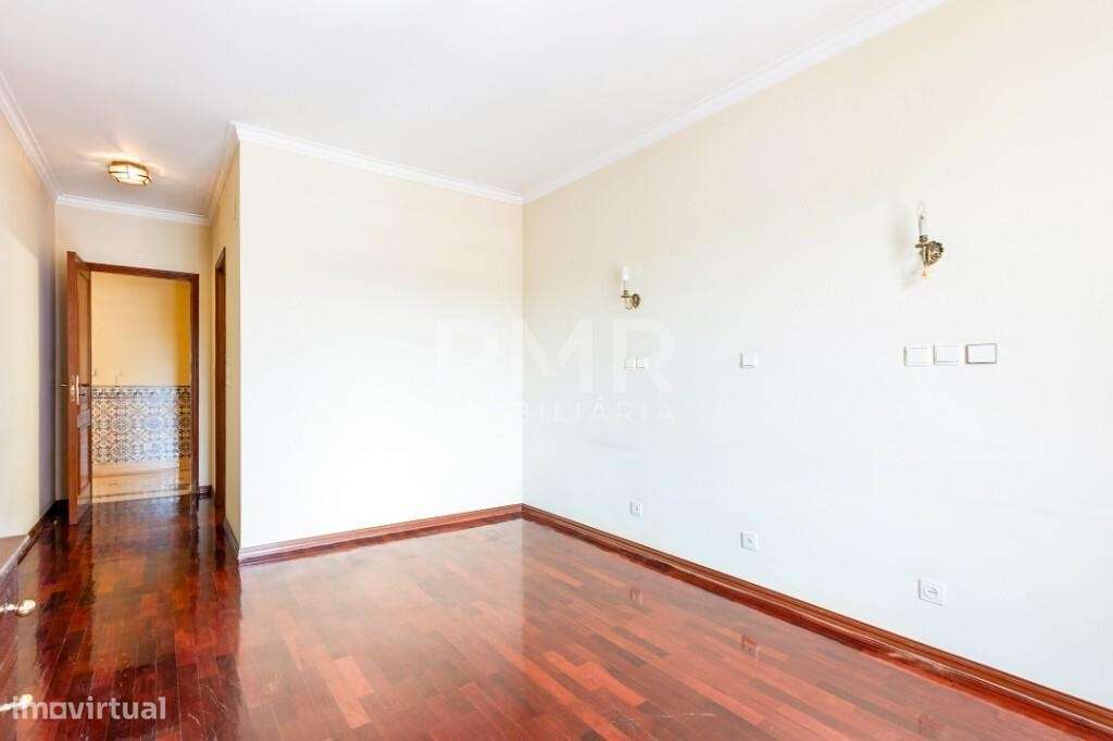 Apartamento T4 no Lumiar-13