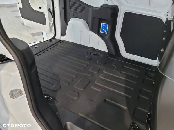 Ford Transit Courier - 14