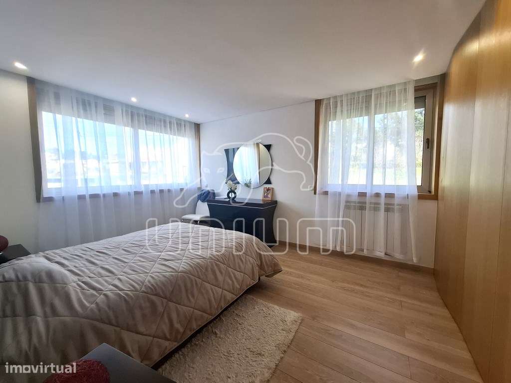 Fabulosa Moradia Geminada T3 com Jardim-21