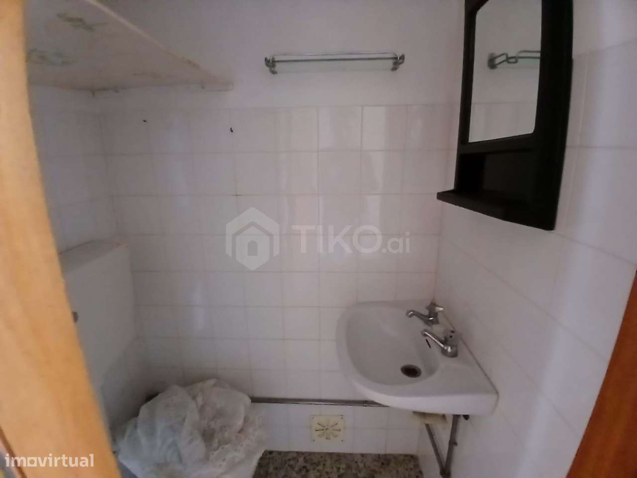 T3 no Coração do Montalvão – Excelente oportunidade para Remodelar ou-13