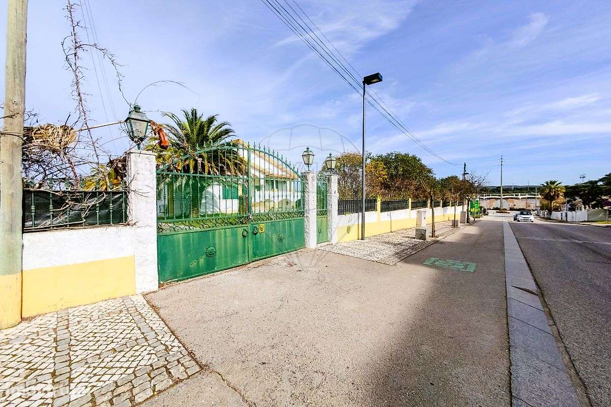 Moradia T12 para arrendamento - Grande imagem: 2/29