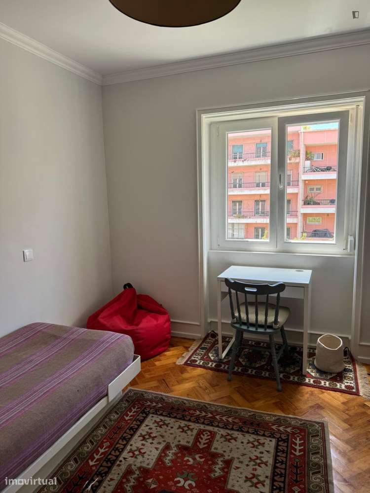 Quarto - localizado em Roma-Areeiro Lisbon - Grande imagem: 3/6