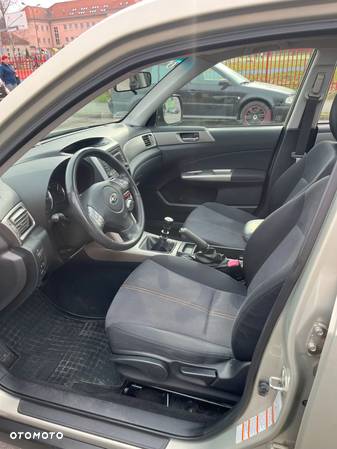 Subaru Forester 2.0D VR 000 - 10