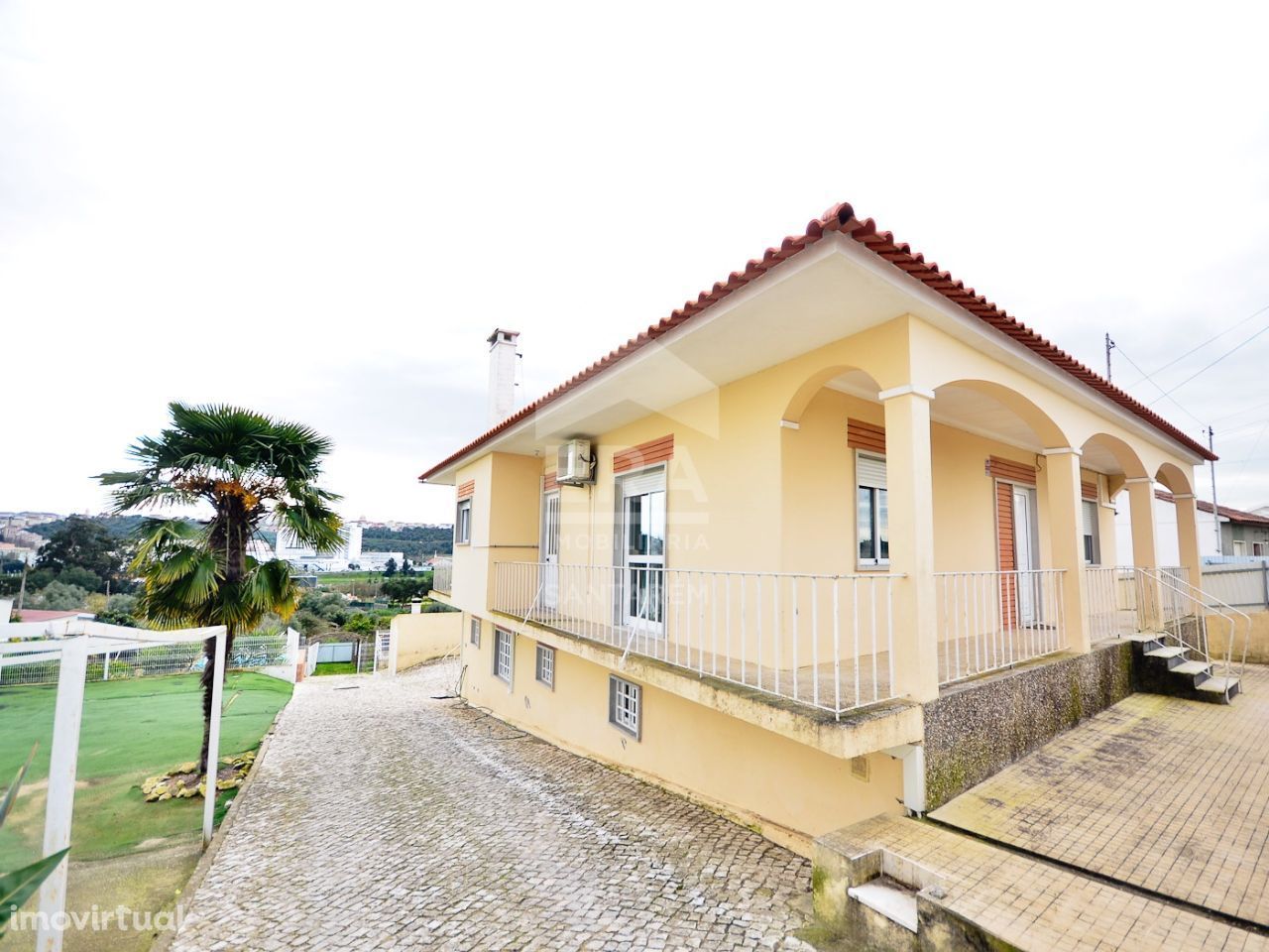 Moradia 5 assoalhadas com 1.585 m2 de terreno