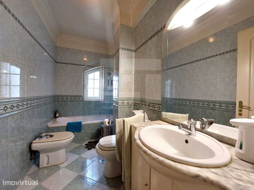 Moradia em banda à venda, t4 , Quinta Grande.-28