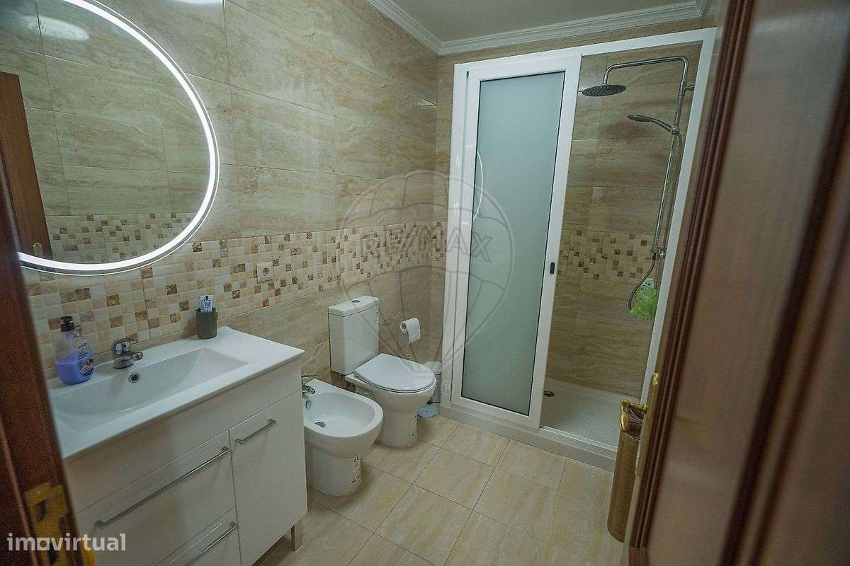 Moradia T4 para venda-12