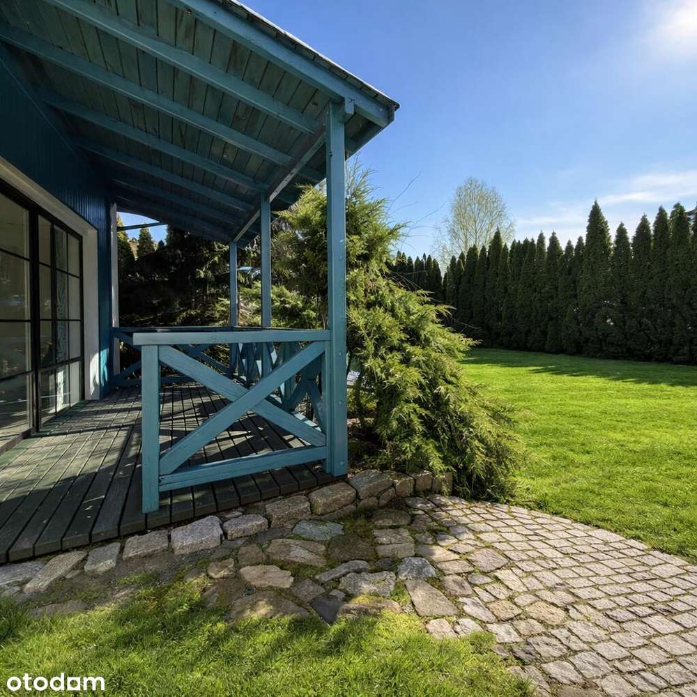 Dom z klimatem na wyjątkowo prywatnej działce z dużym osobnym garażem-2