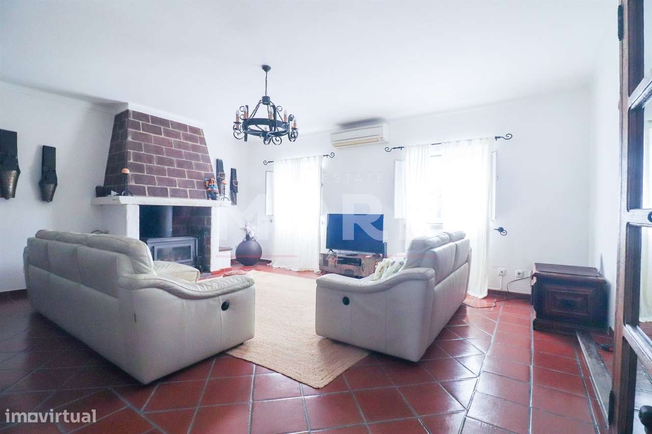 Moradia Unifamiliar T4 com Quintal e Garagem no Centro das Alcáçovas - Grande imagem: 3/29