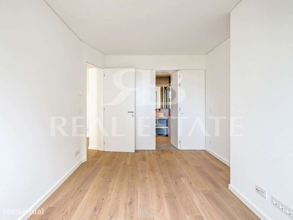 Moradia T4 com Jardim e Piscina no Monte Estoril - Cascais-34