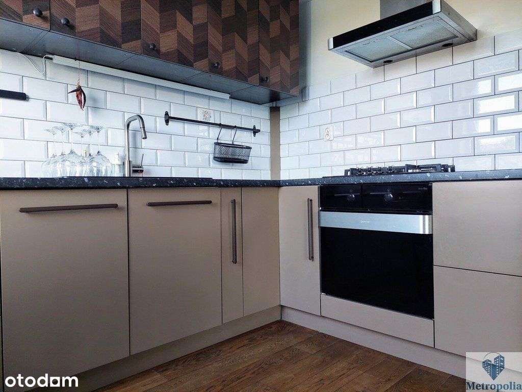 Nietuzinkowe lokum z antresolą i garderobą.-15