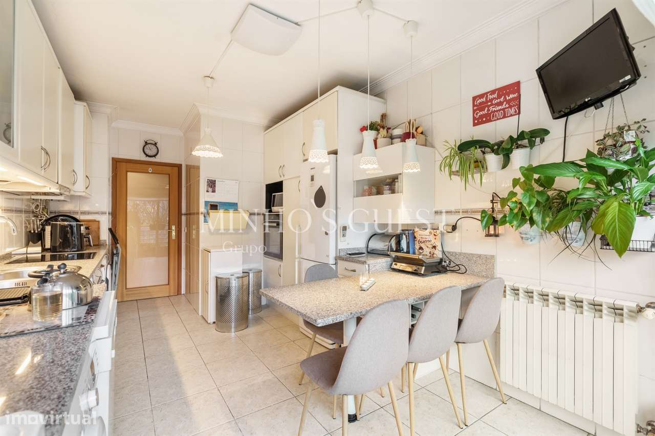 Apartamento T3 c/ varanda, AC e Garagem Fechada - São Vítor, Braga-23