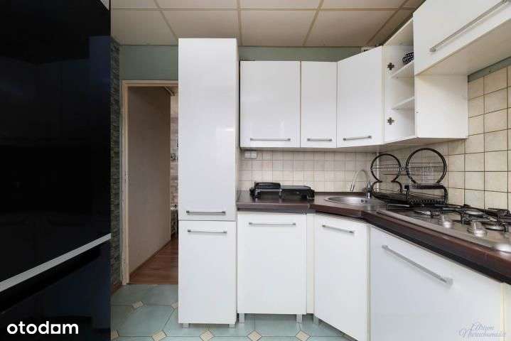 Trzypokojowe mieszkanie w niskim bloku-8