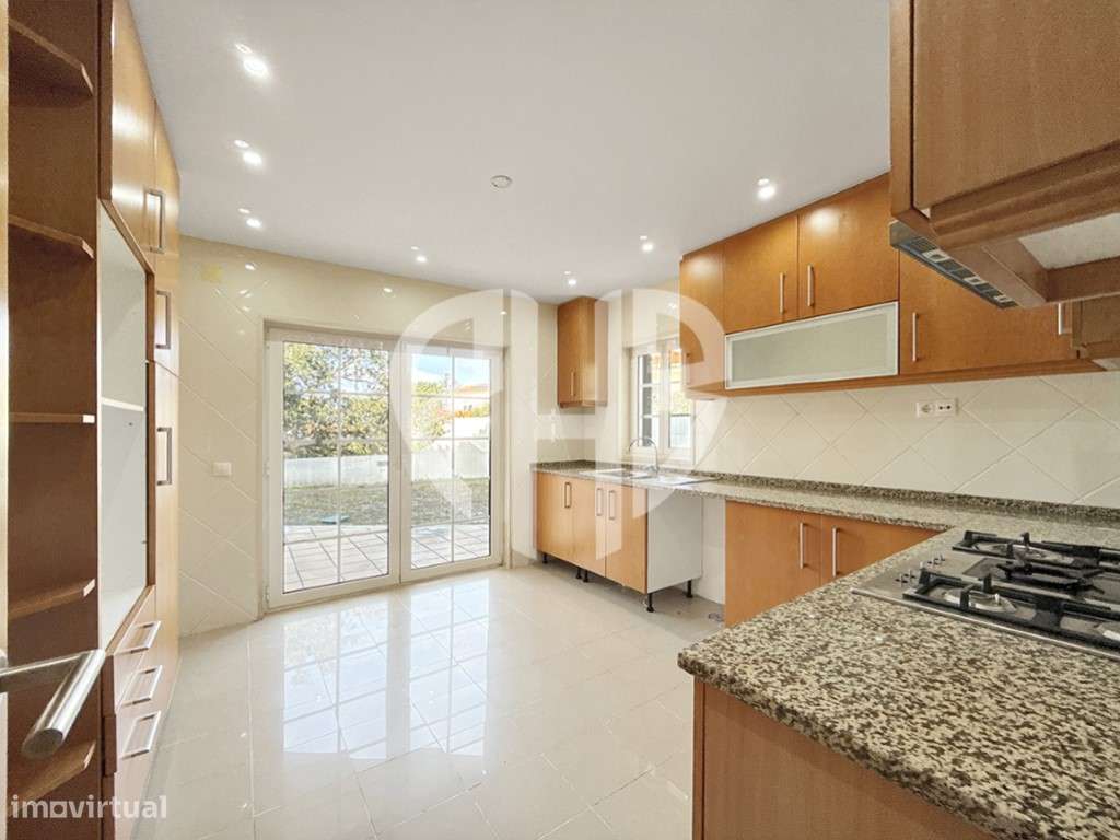 Moradia Geminada T4 // Condominio - Aldeia de Irmãos / Azeitão-10