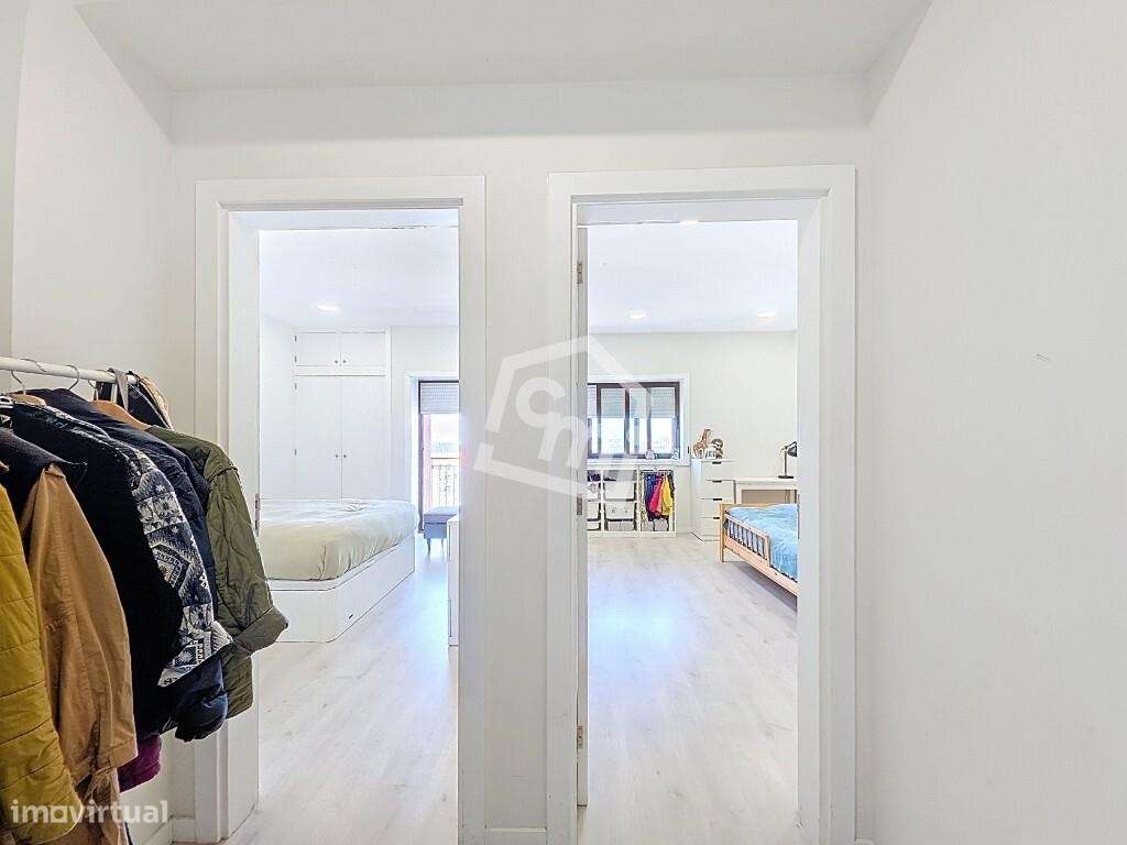 T2 Renovado com 100m2 de área útil no Centro de Matosinhos-14