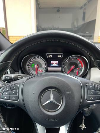 Mercedes-Benz GLA 180 d Activity Edition - 14