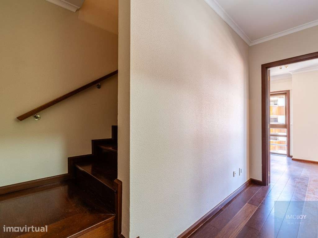 Apartamento T5 Duplex em Matosinhos-10