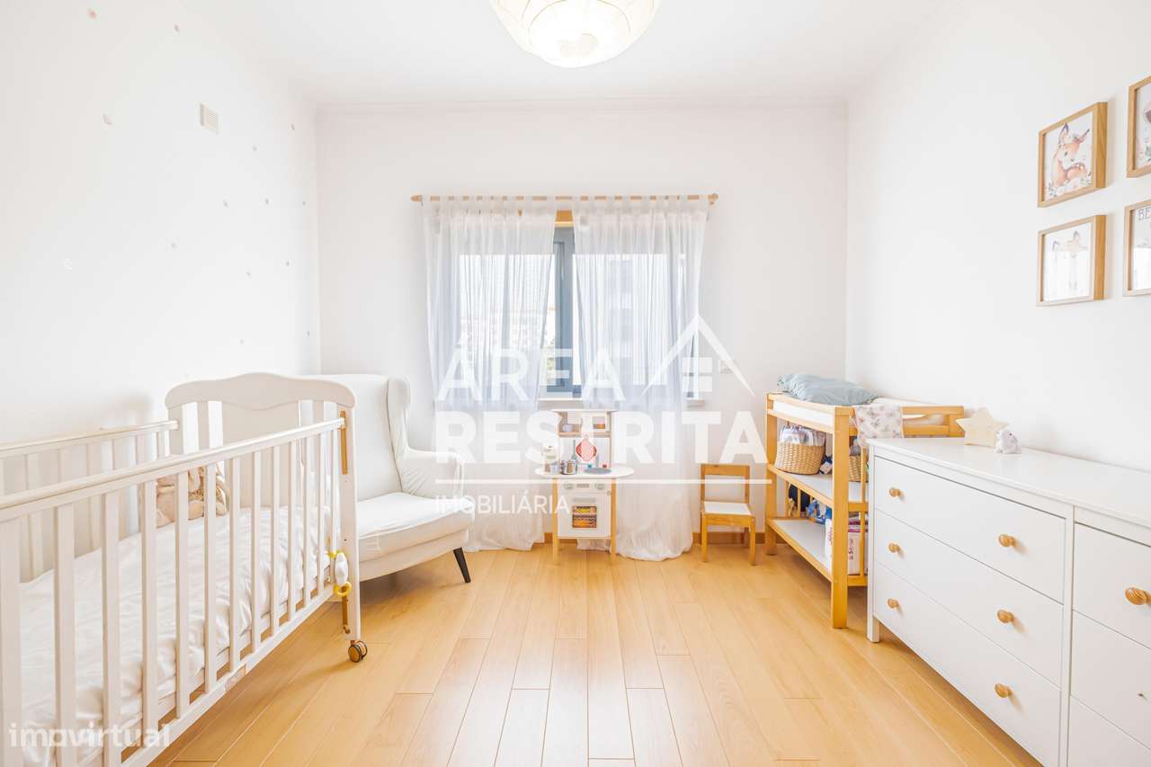 Apartamento T3 com parqueamento e varanda no Parque Luso em Corroios-33