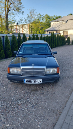Mercedes-Benz W201 (190) - 2
