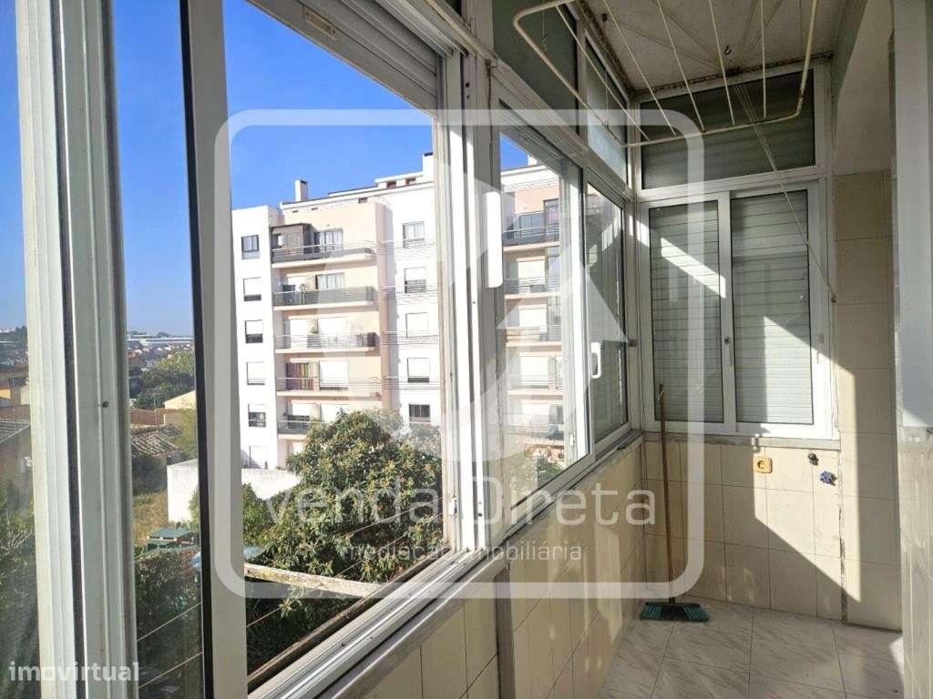 Apartamento T2 com Varandas em Agualva - Excelente Oportunidade-16