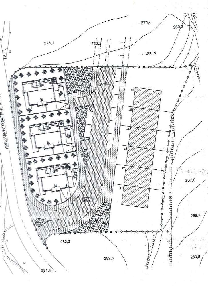 Moradia T3 em estrutura com garagem, jardim e vistas verdes-8