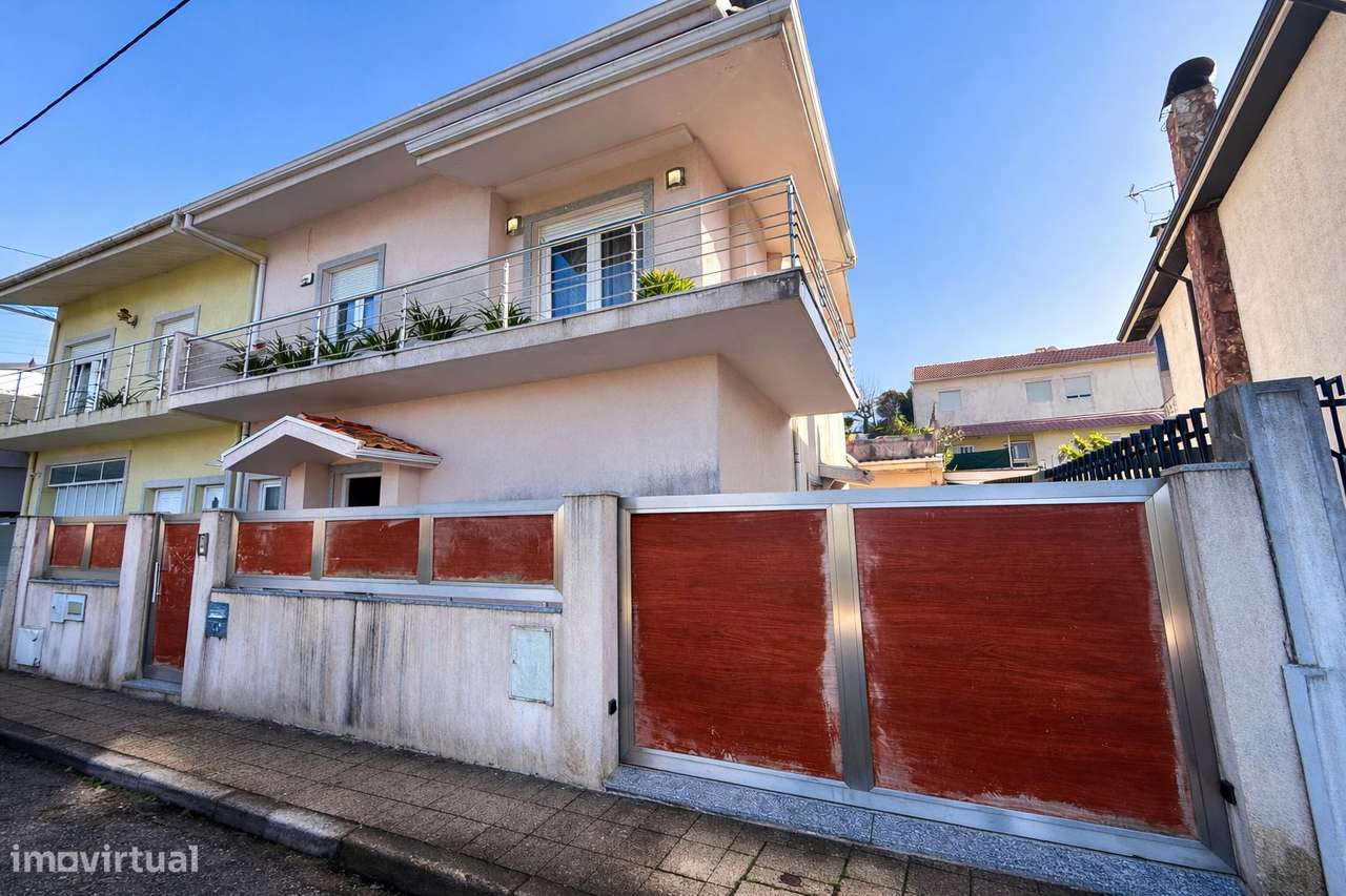 Moradia T3 | Terraço | Box 4 Carros | Varanda | Jovim | Exclusivo-50