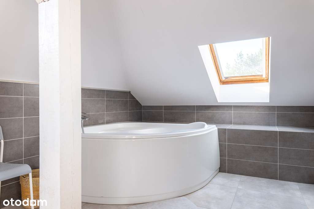 Funkcjonalny dom z garażem i ogrodem!-15