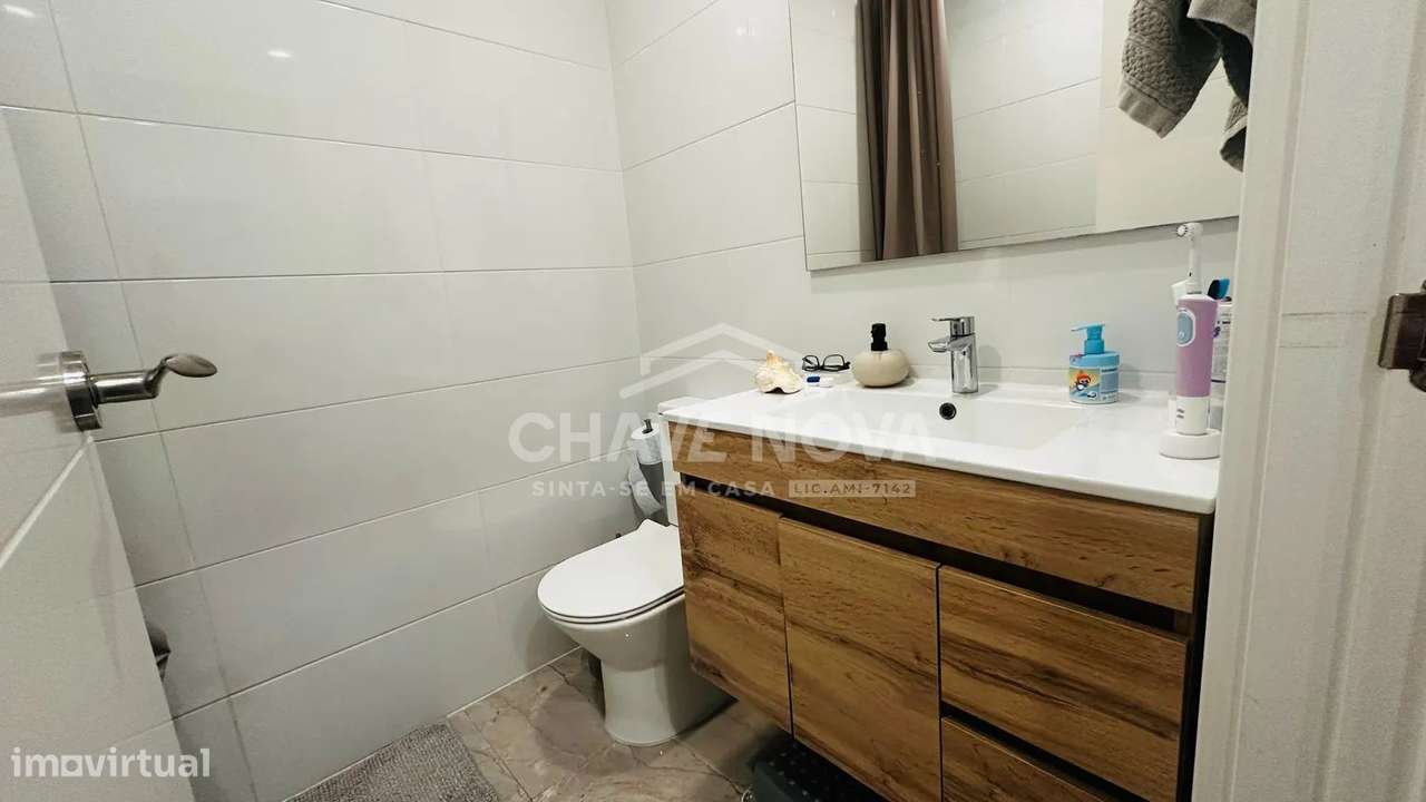 Andar Moradia T3 c/ Terraços, próximo Areosa no Porto-23