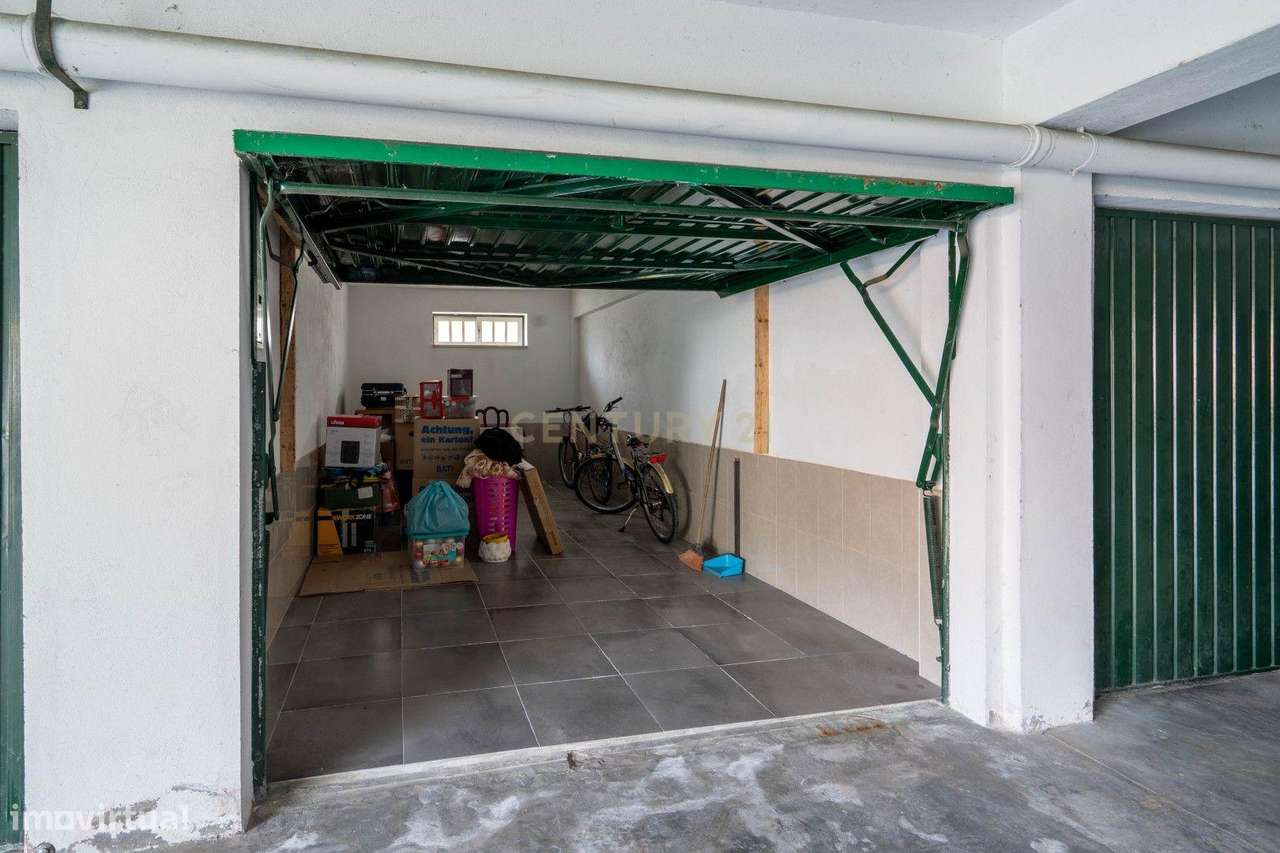 Garagem no centro da vila de Miranda do Corvo - Grande imagem: 5/6