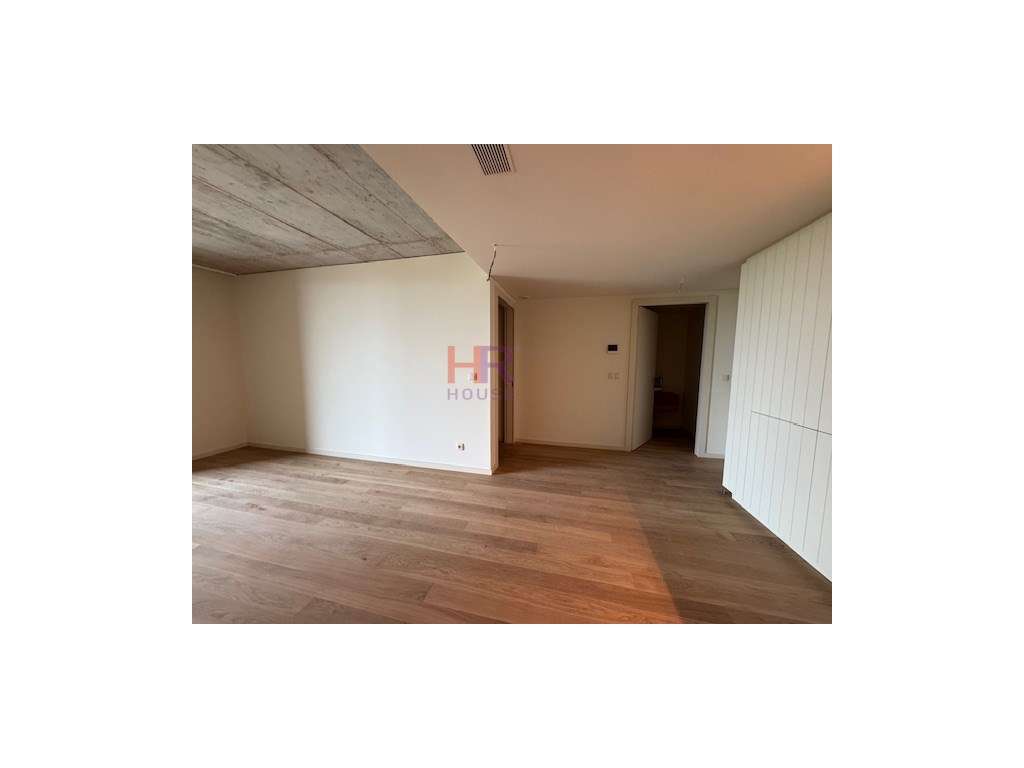 Apartamento T1 Novo com Varandas e Vistas Deslumbrantes em Coimbra.-17