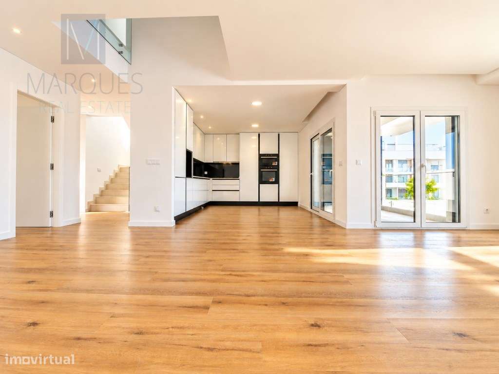Moradia V4 com Garagem, Piscina e Jardim em Vale de Milhaços - Corr...-0