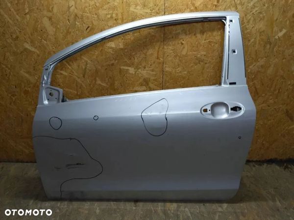 TOYOTA YARIS II 3D 06-11 drzwi lewe przednie przód - 1