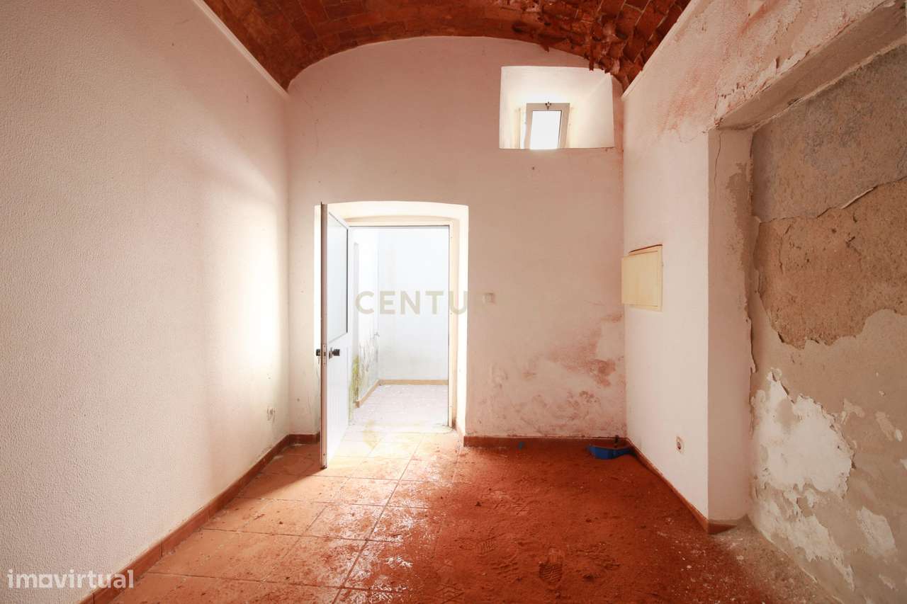 Apartamento e arrumos para venda em Borba-20